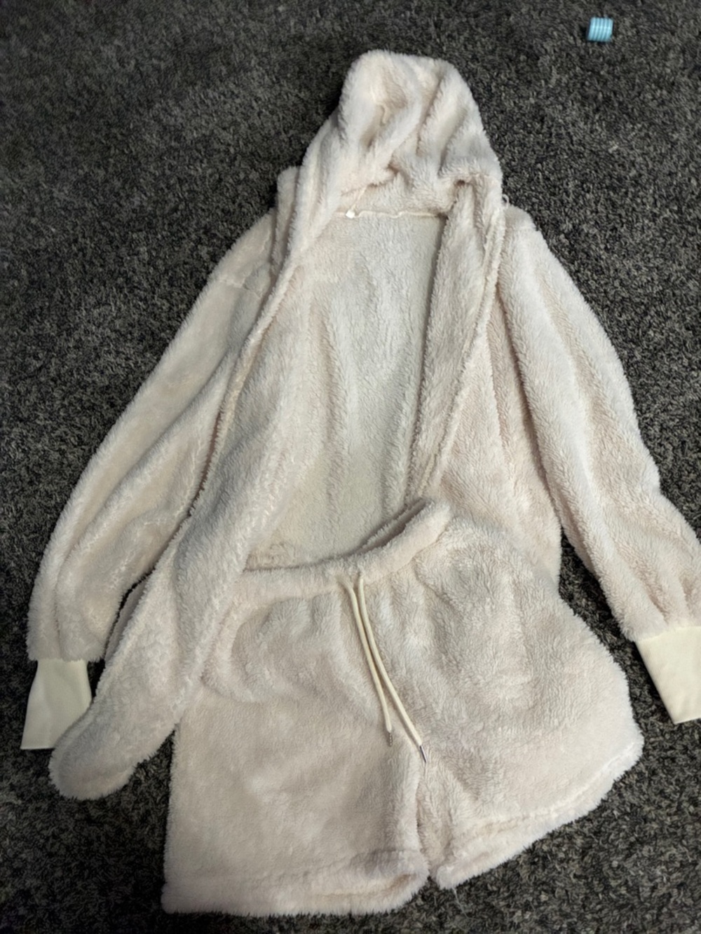 Plush Hooded Women’s Jacket and Shorts Set - Cream